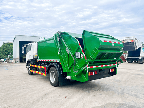 4X2 GARBAGE TRUCK BY HYDRAULIC COMPACTOR-3