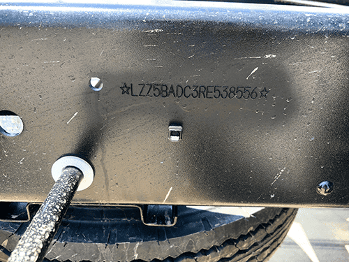 HOWO 4X2 SWING ARM GARBAGE TRUCK-3