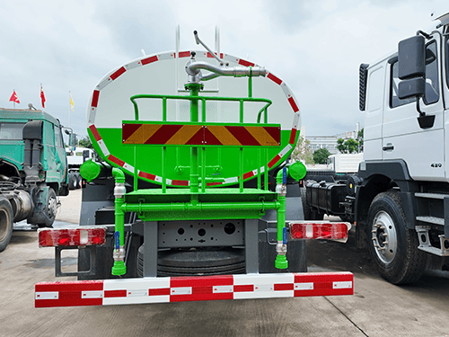 HOWO NX 8X4 WATER SPRINKLER TANK TRUCK-7