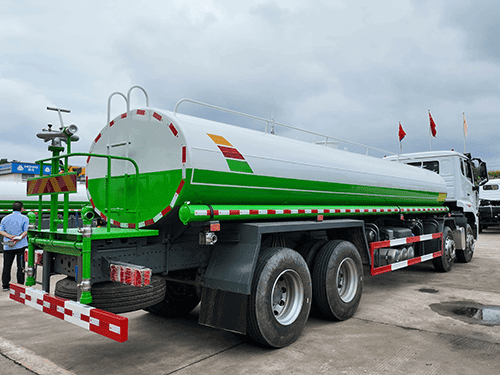 HOWO NX 8X4 WATER SPRINKLER TANK TRUCK-9