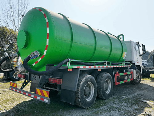 HOWO NX VACUUM TANK TRUCK FOR SEWAGE SUNCTION-3