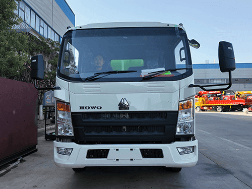 ROAD SWEEPER TRUCK WITH DUST BIN AND WATER TANK-1