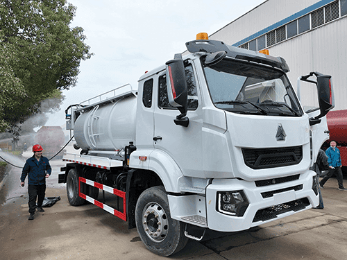 SINOTRUK HOWO JETTING AND VACUUM TANK TRUCK-6