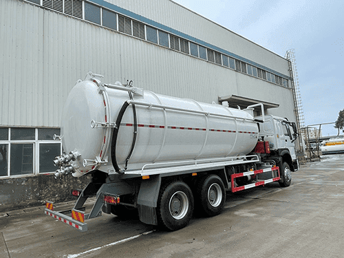 SINOTRUK HOWO SEWAGE SUCTION TRUCK-12