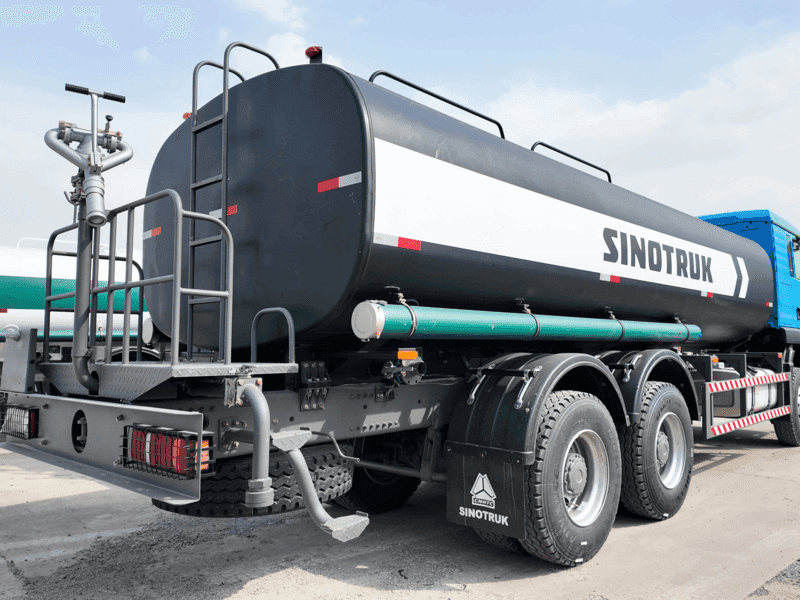 SINOTRUK HOWO TX 6x4 Bowser Water Tank Truck-4